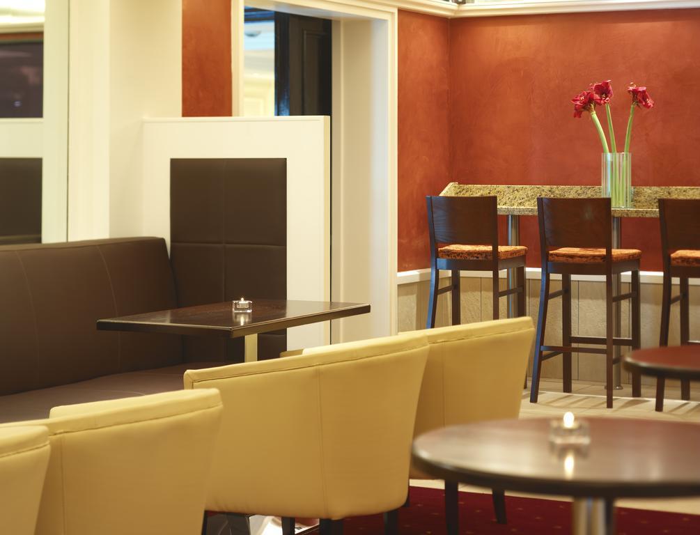 Aghadoe Heights Hotel & Spa Киларни Екстериор снимка The lounge at the airport