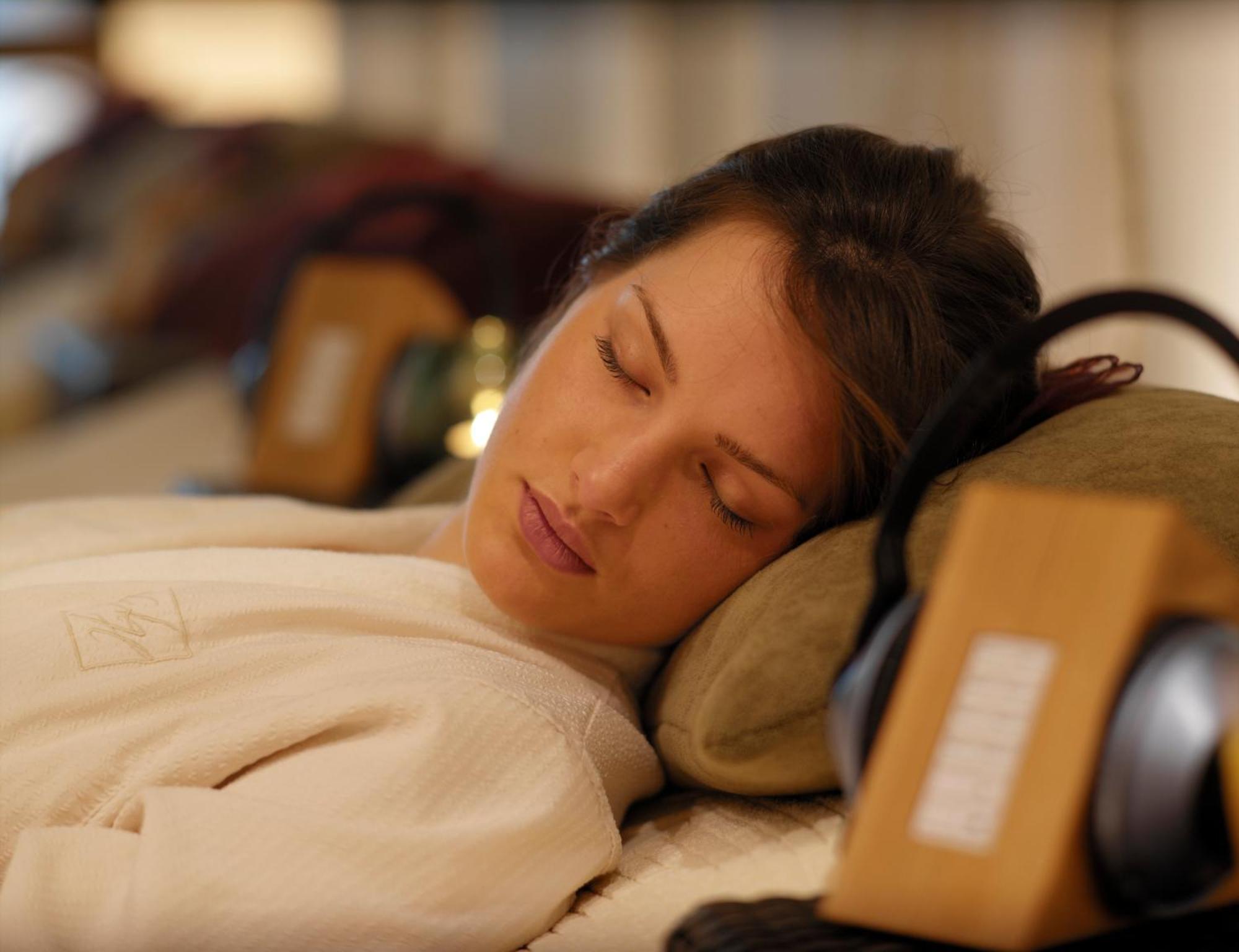 Aghadoe Heights Hotel & Spa Киларни Екстериор снимка A woman sleeping