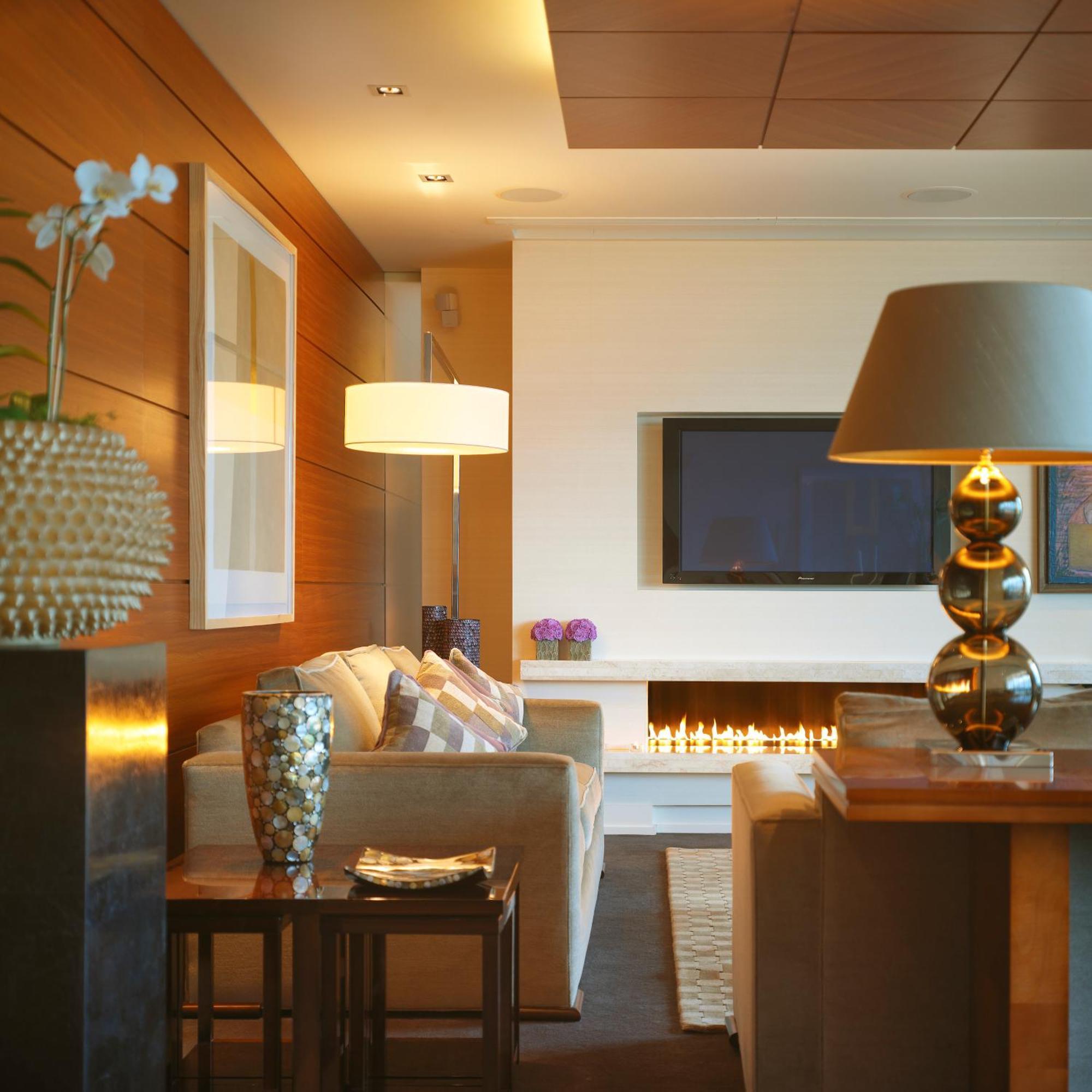 Aghadoe Heights Hotel & Spa Киларни Стая снимка A living room with a fireplace