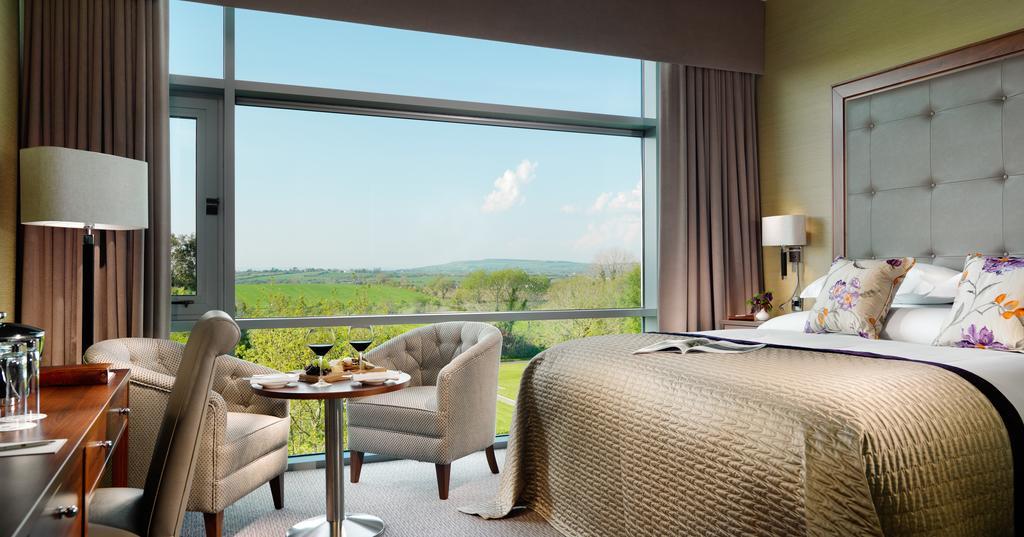 Aghadoe Heights Hotel & Spa Киларни Екстериор снимка A room at the hotel